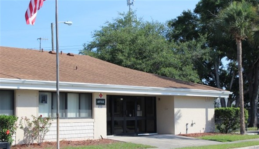 Exterior of the Citrus Square Neighborhood Center.